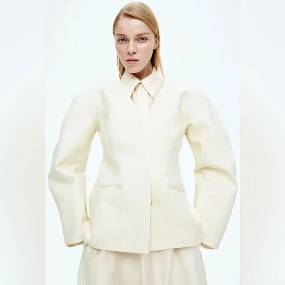 Elegant Cream New with Tags H&M Women's Collarless Blazer XXL - Picture 2 of 3